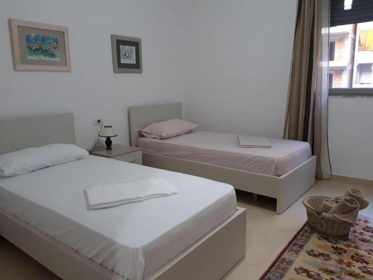 Taste Of The Mediterranean- Artist 's Apartament